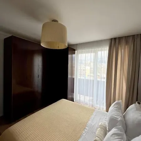 E Apartment, In Center, Cozy アパート *
