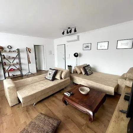 E Apartment, In Center, Cozy Lejlighed