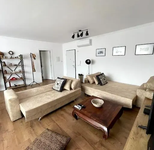 E Apartment, In Center, Cozy Lägenhet