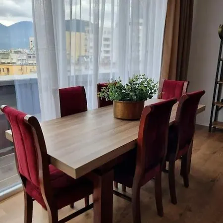 E Apartment, In Center, Cozy *