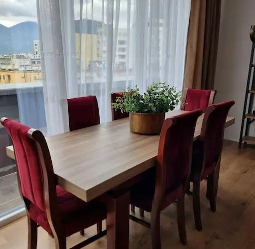 E Apartment, In Center, Cozy *